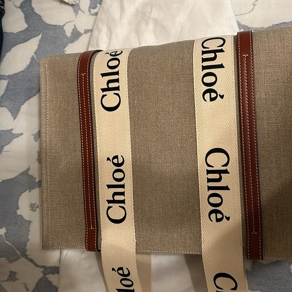 Chloe Medium Woody Tote - Picture 15 of 16
